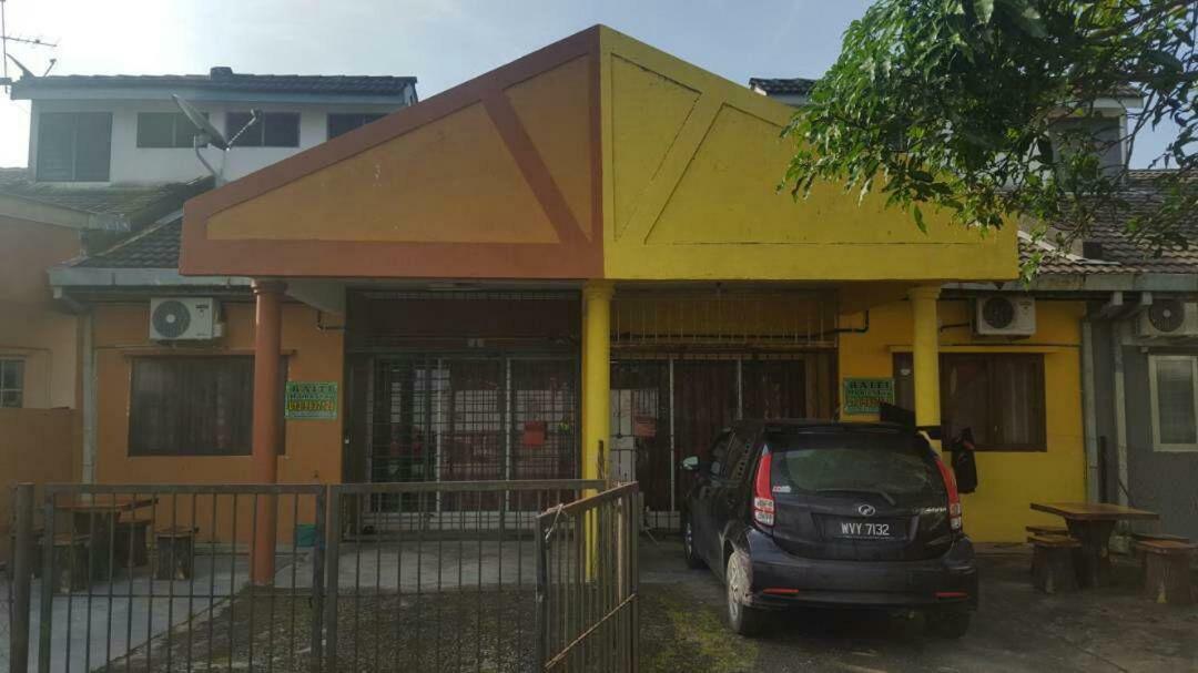 Baiti Homestay Gambang Exterior foto